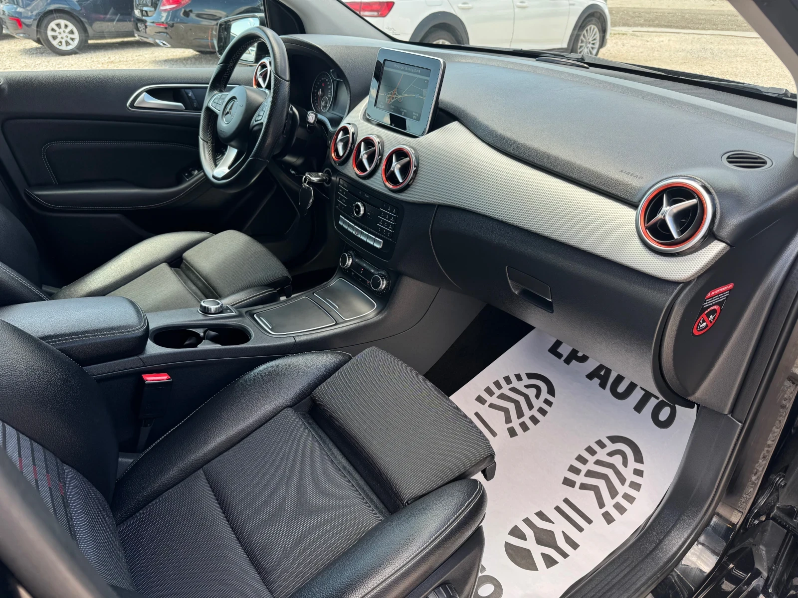 Mercedes-Benz B 200 * 2.2CDI* 136к.с* AMG Line* LED* Сервизна История, снимка 8 - Автомобили и джипове - 55276101