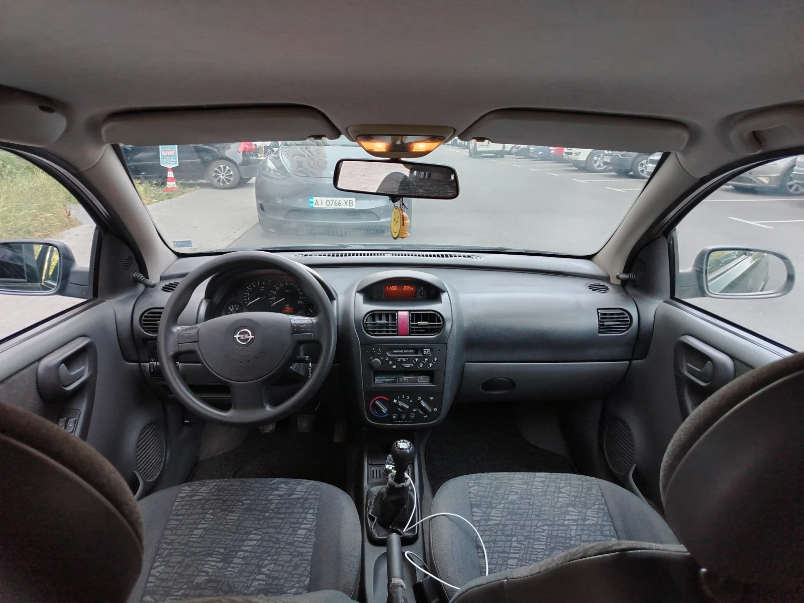 Opel Corsa 1.2i бензин 4-цилиндъра 2002 година, снимка 7 - Автомобили и джипове - 55457582
