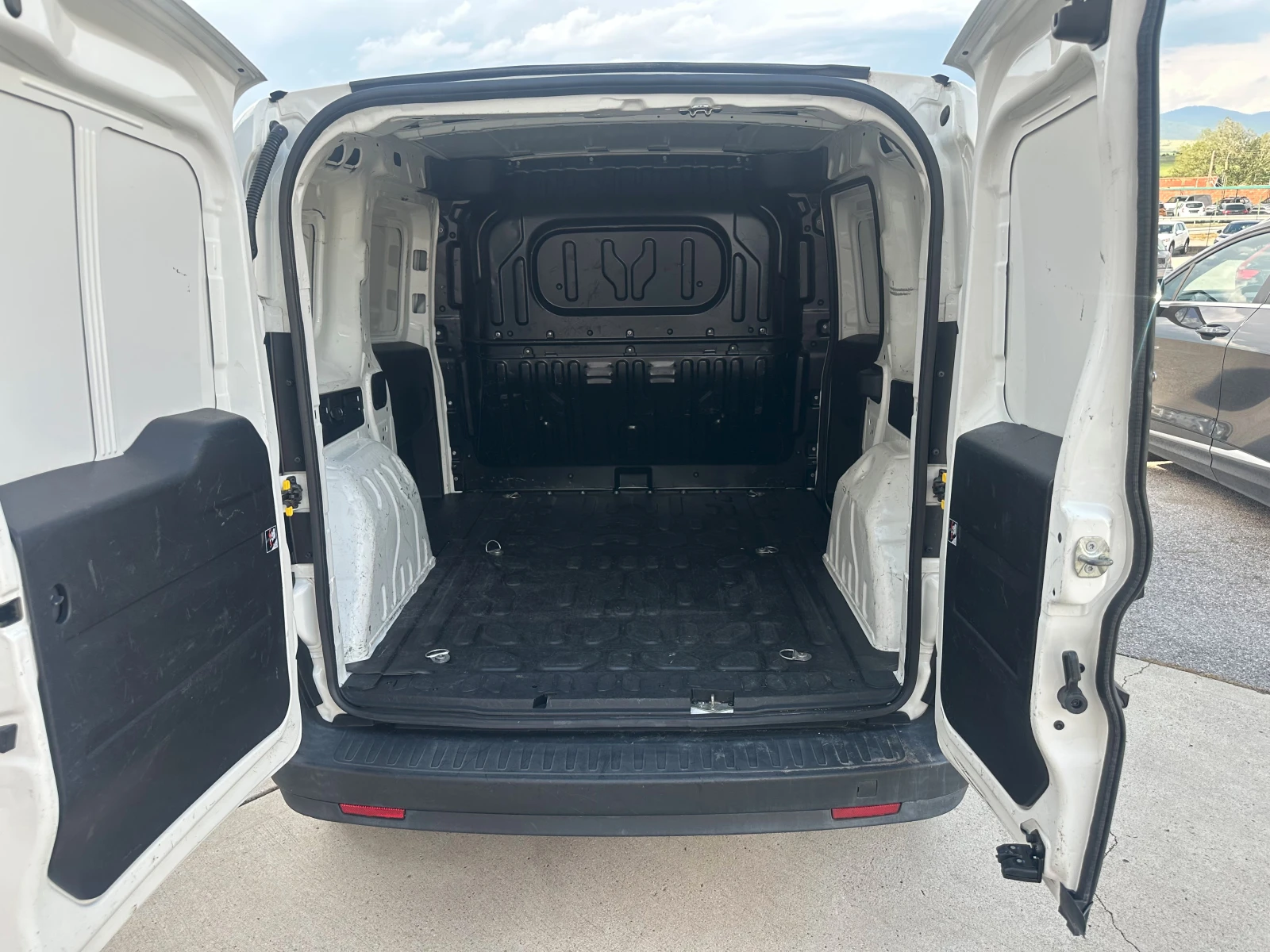 Fiat Doblo 1.3mJET, снимка 12 - Автомобили и джипове - 55644767