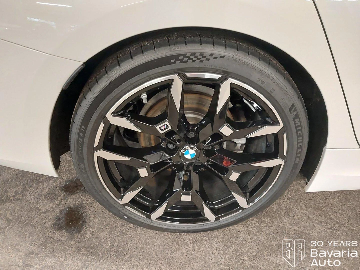 BMW 320 i Touring Sportautomatic, снимка 12 - Автомобили и джипове - 56439865