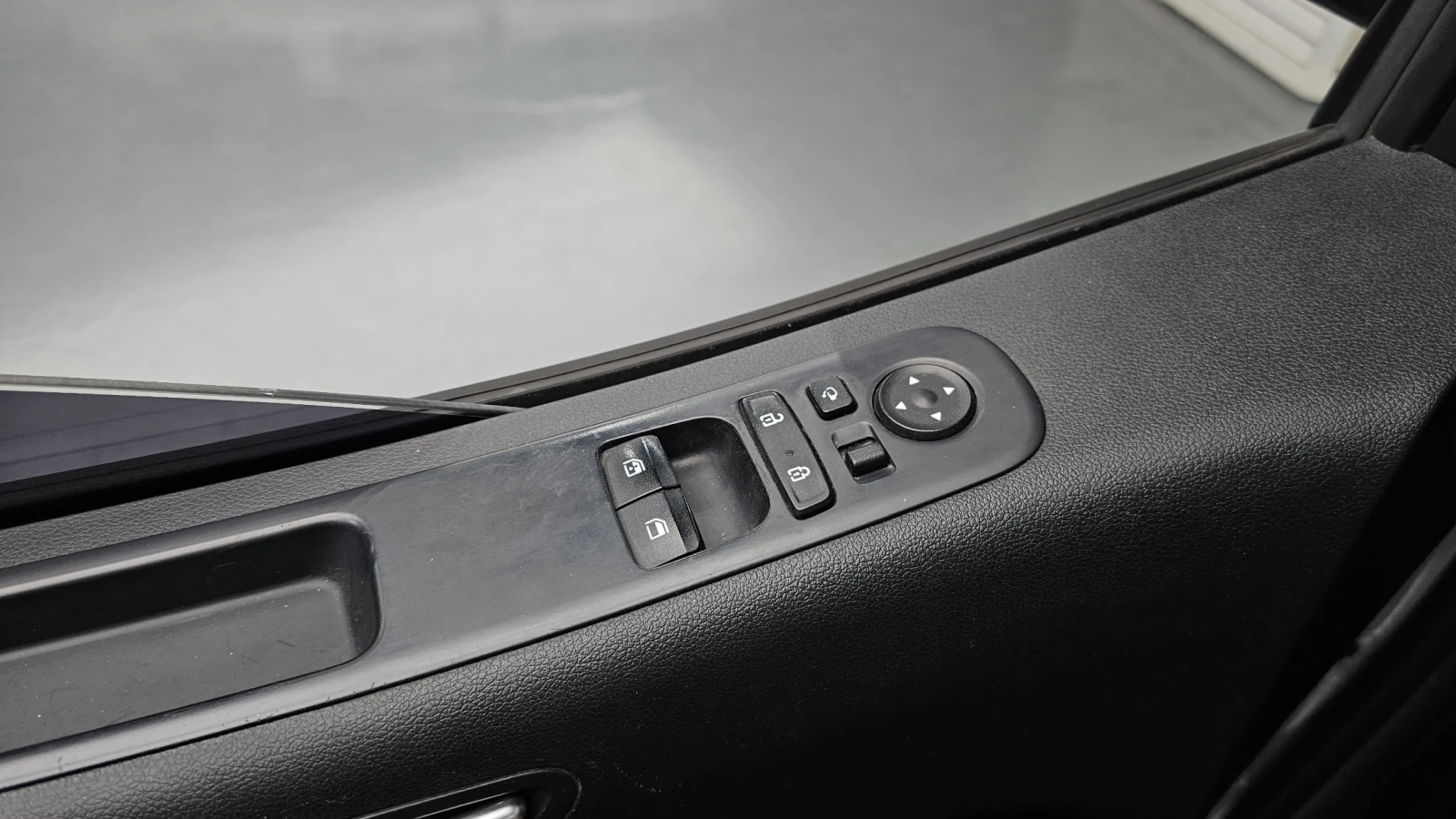 Hyundai Staria Modern BLIND SPOT ������ ����* encareu.com | Mobile.bg � ����������� 17