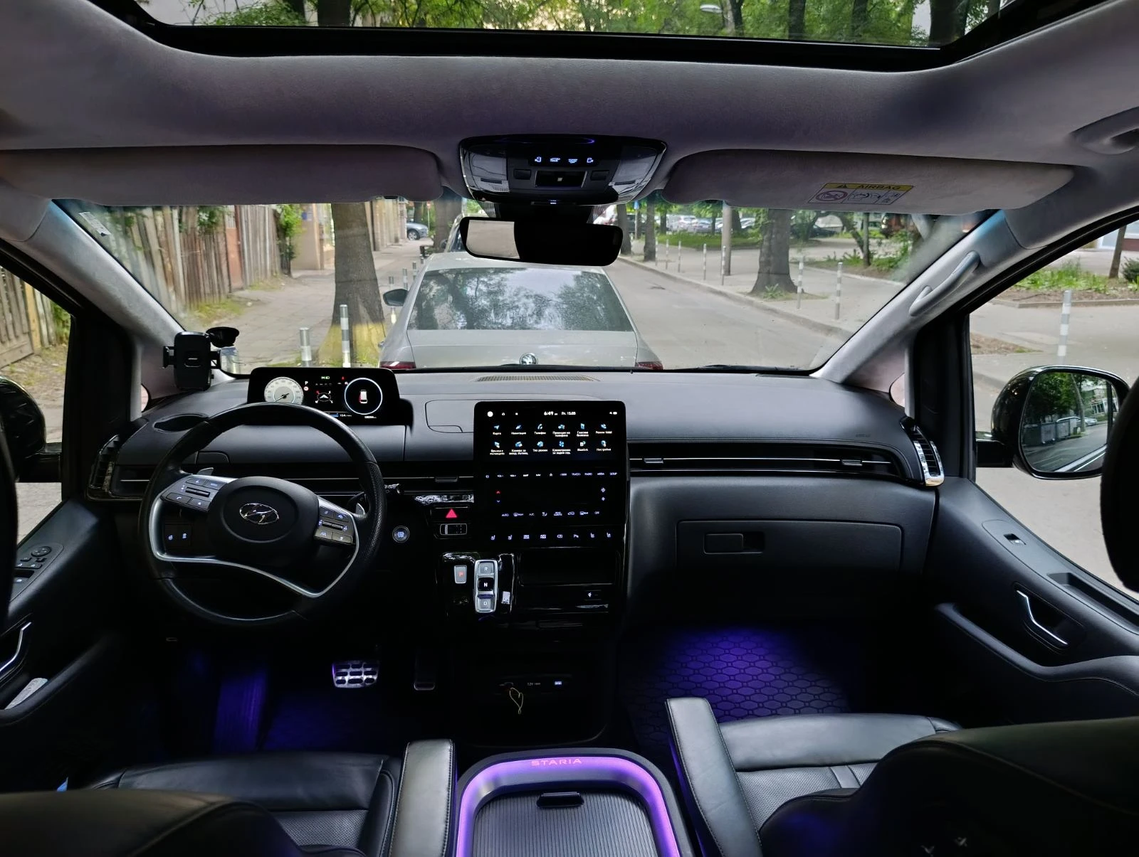 Hyundai Staria Премиум, снимка 4 - Автомобили и джипове - 56640875
