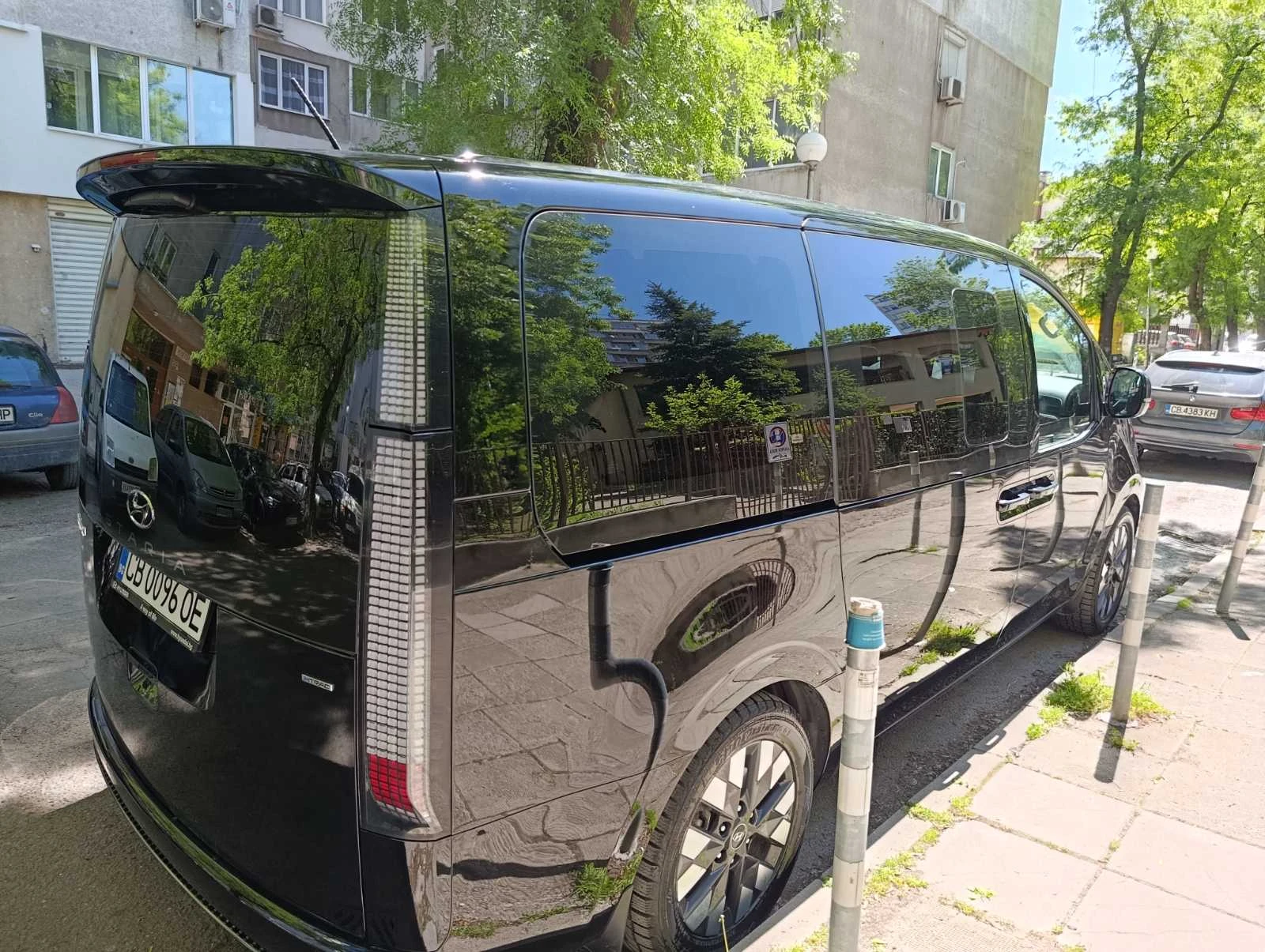 Hyundai Staria Премиум, снимка 13 - Автомобили и джипове - 56640875