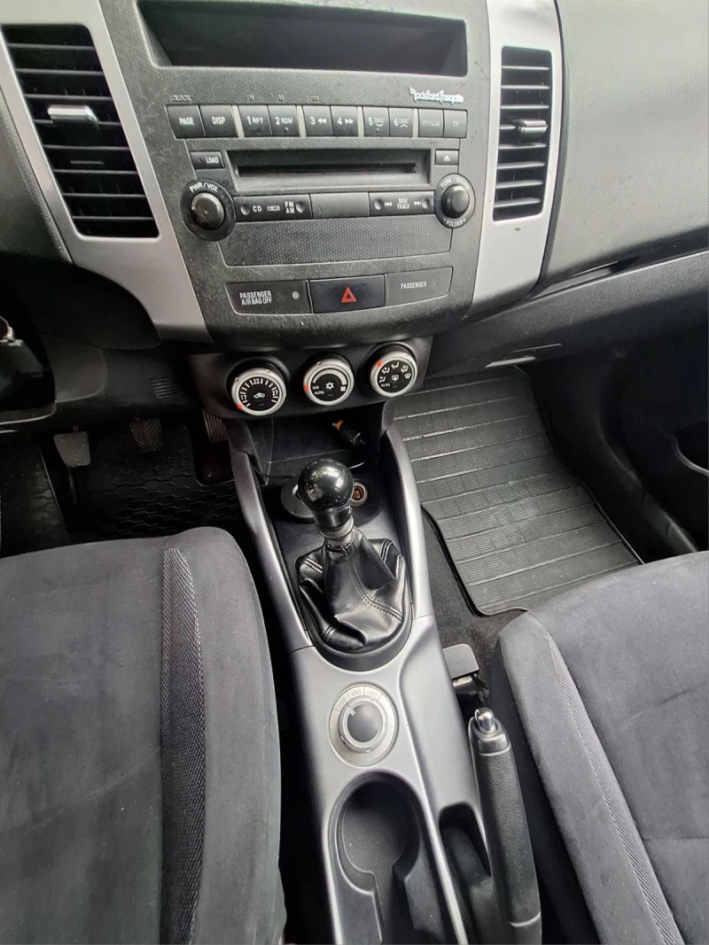 Mitsubishi Outlander, снимка 10 - Автомобили и джипове - 47279274