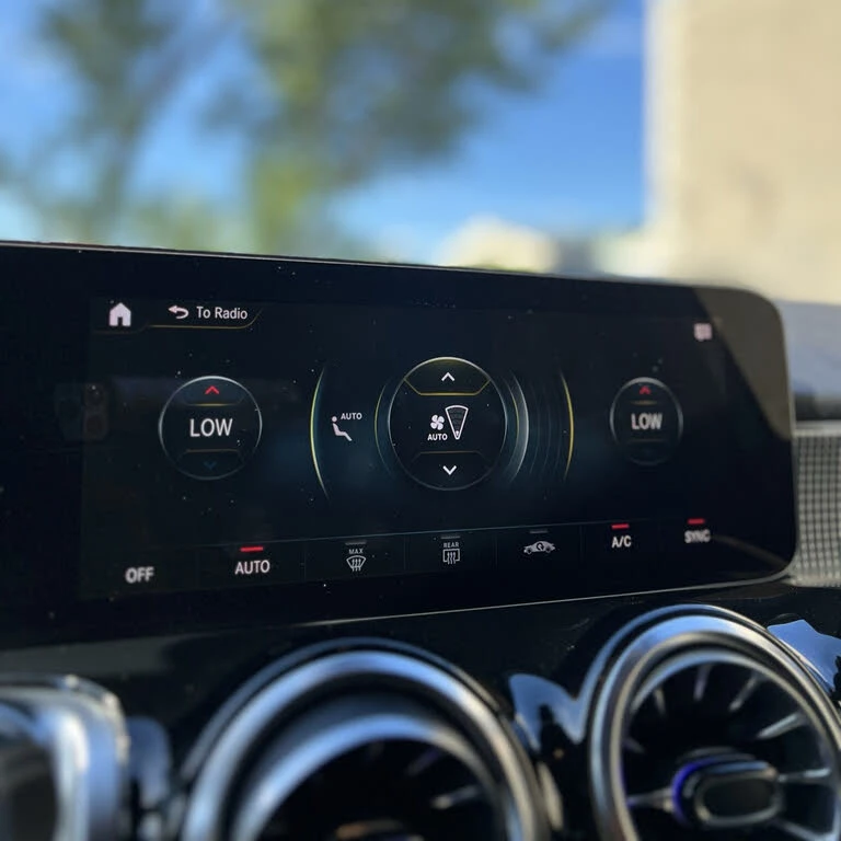 Mercedes-Benz GLB * * * DIGITAL* *  | Mobile.bg   16