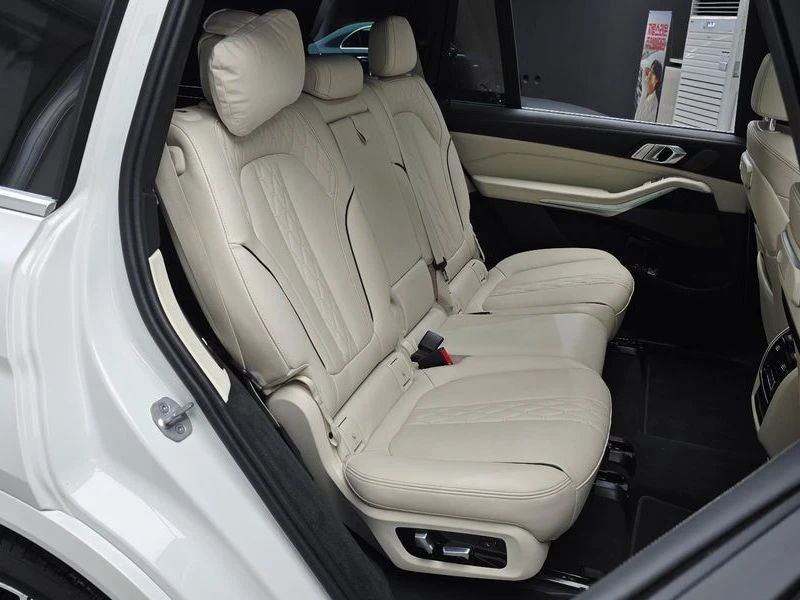 BMW X7 xDrive 40i M Sport 7STR| 340к.с.| ВКЛ.ТЕХНОТЕСТ, снимка 11 - Автомобили и джипове - 55691905