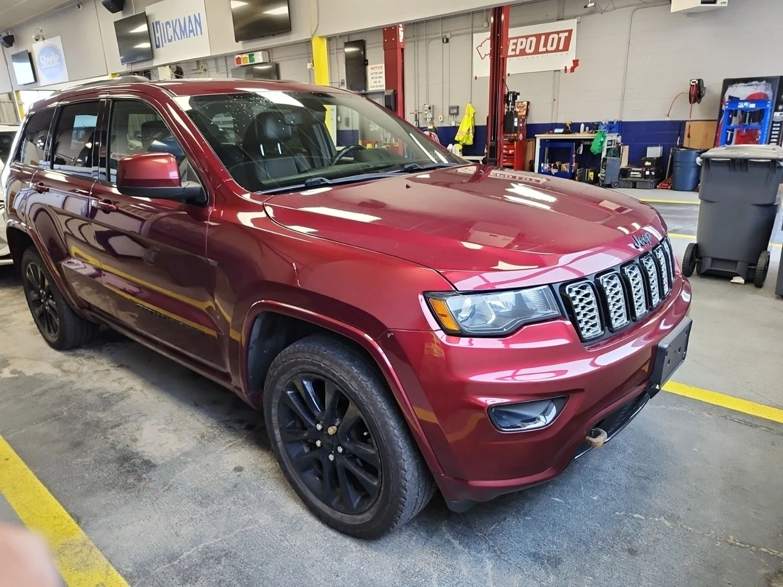Jeep Grand cherokee * ALTITUDE * CARFAX * ОПЦИЯ ЗА ФИНАНСИРАНЕ  - изображение 2