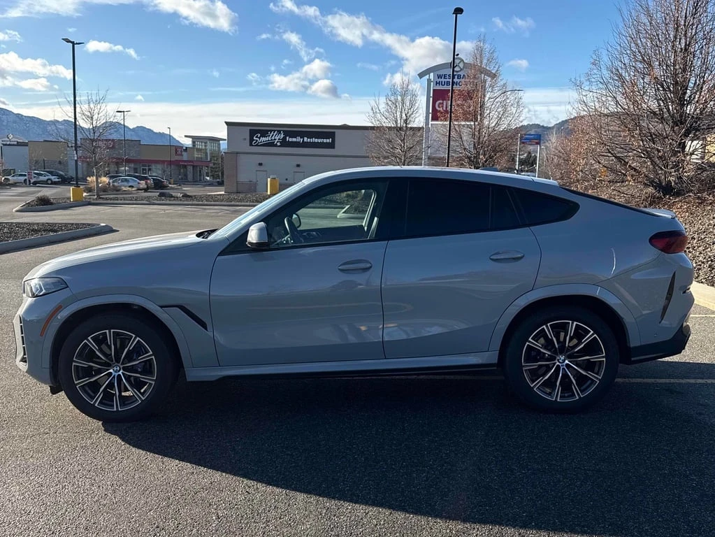 BMW X6 2024 xDrive40i * CARFAX * БЕЗ ПЪРВОНАЧАЛНА ВНОСКА - изображение 3