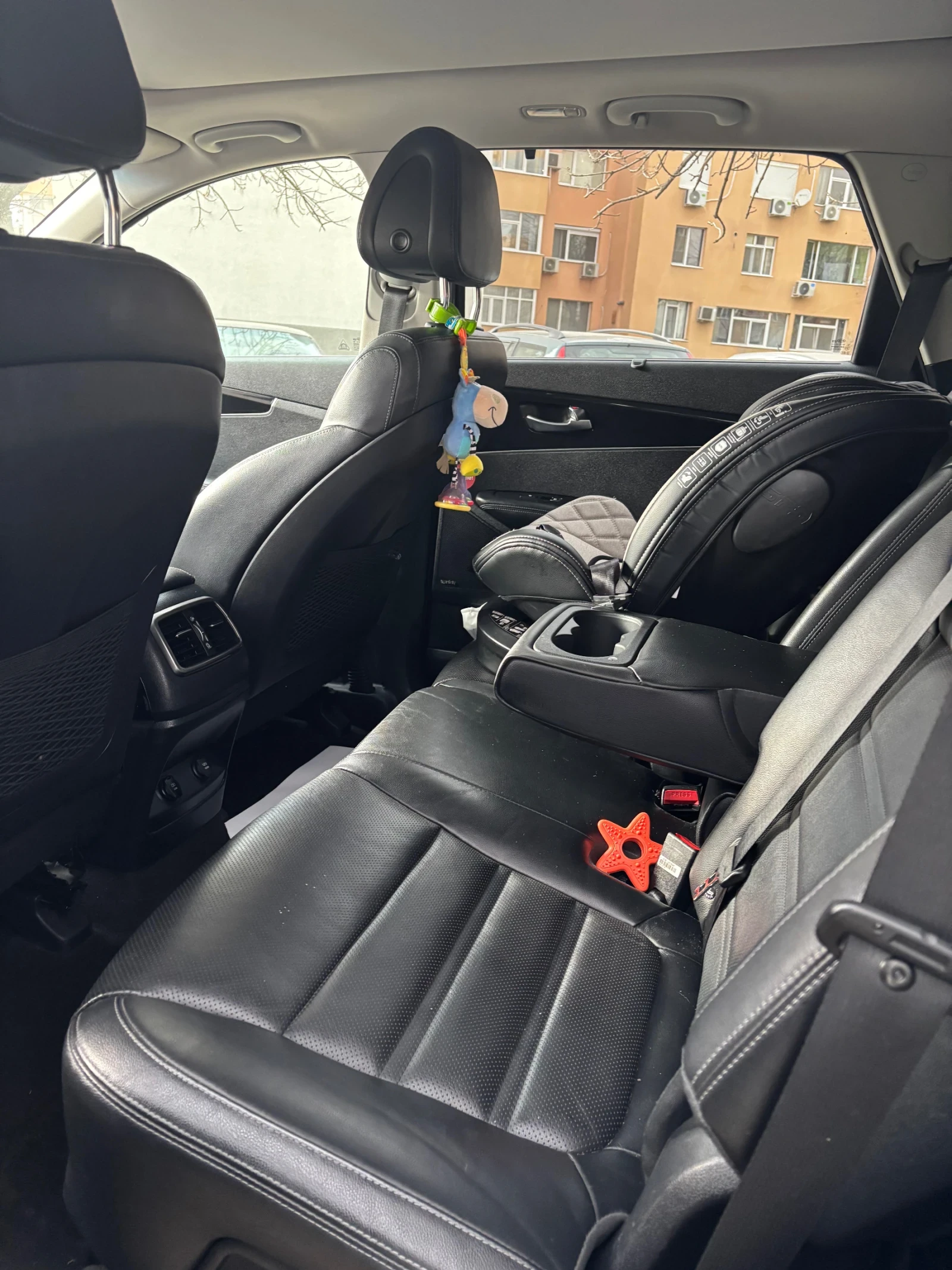 Kia Sorento 2.2 Rebel, снимка 8 - Автомобили и джипове - 53877491