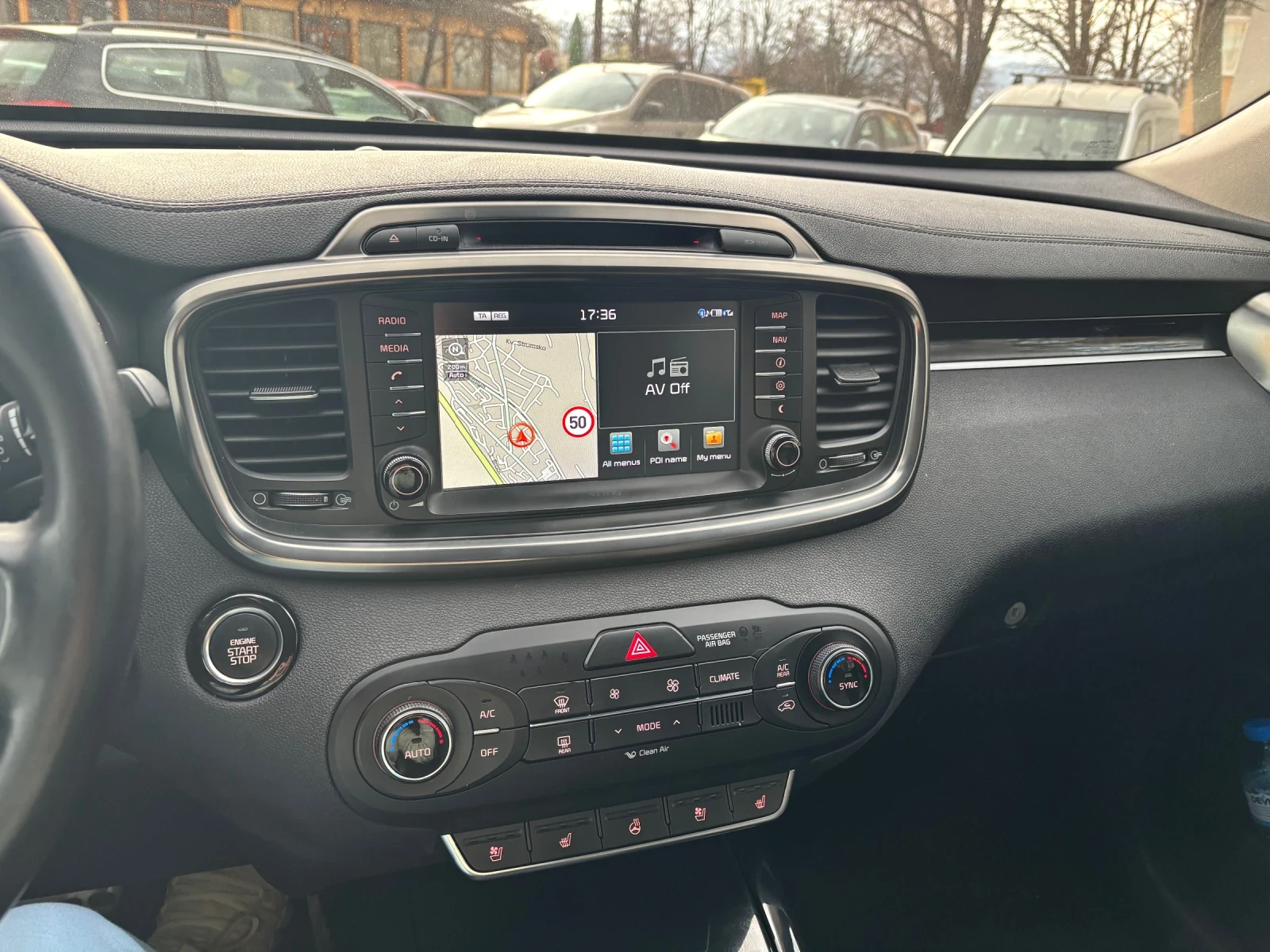 Kia Sorento 2.2 Rebel, снимка 15 - Автомобили и джипове - 53877491