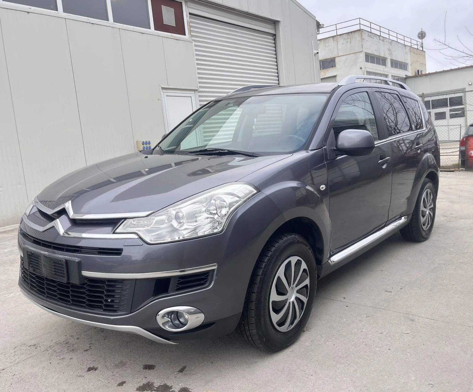 Citroen C-Crosser 4х4  AUTOMATIC 6+ 1 МЕСТА НОВ ВНОС  | Auto.bg — изображение 1