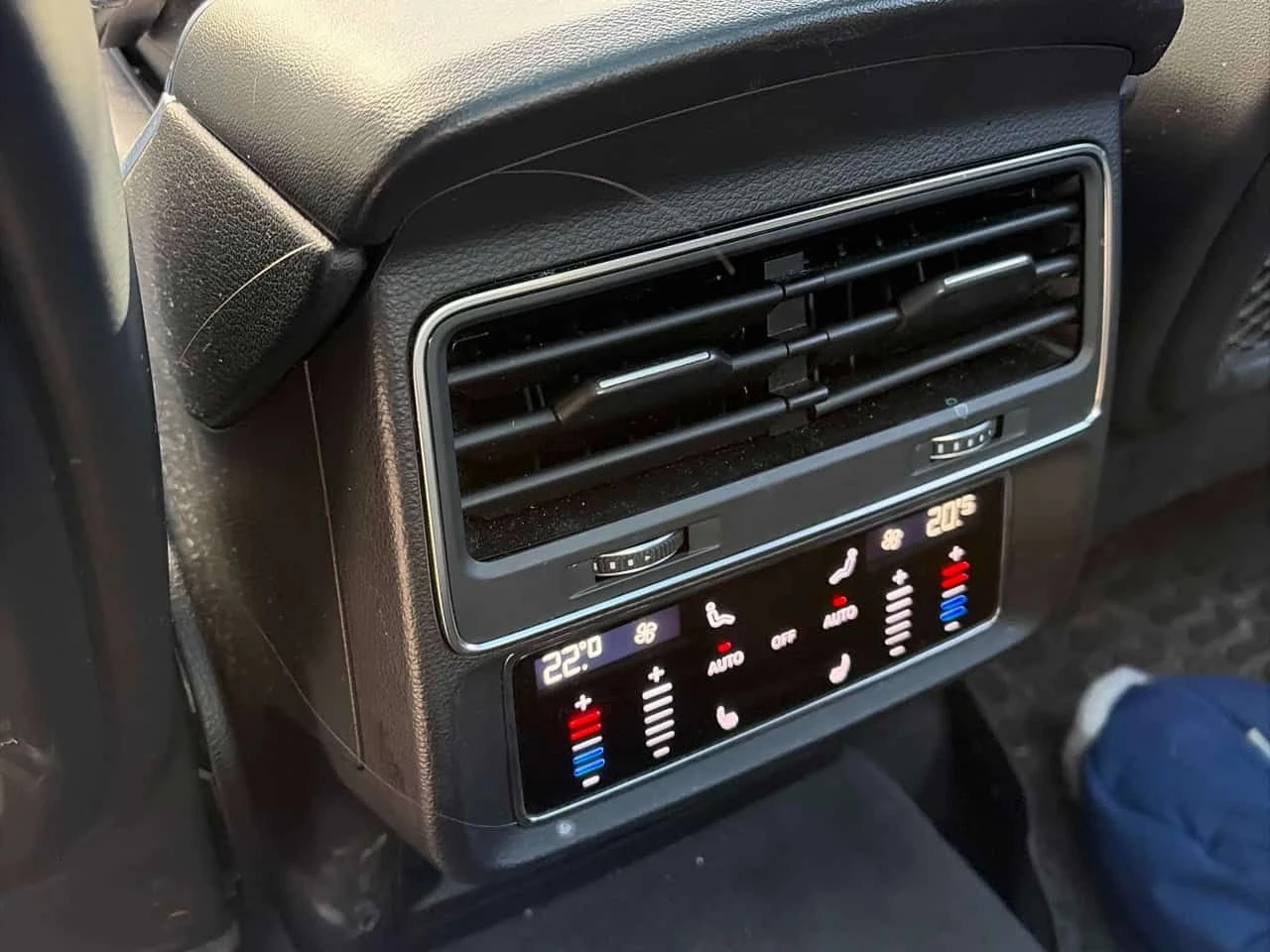 Audi Q7 Technik/ОБДУХВАНЕ/ГУМИ И ДЖАНТИ/ДИСТРОНИК/360/PANO, снимка 13 - Автомобили и джипове - 54011336