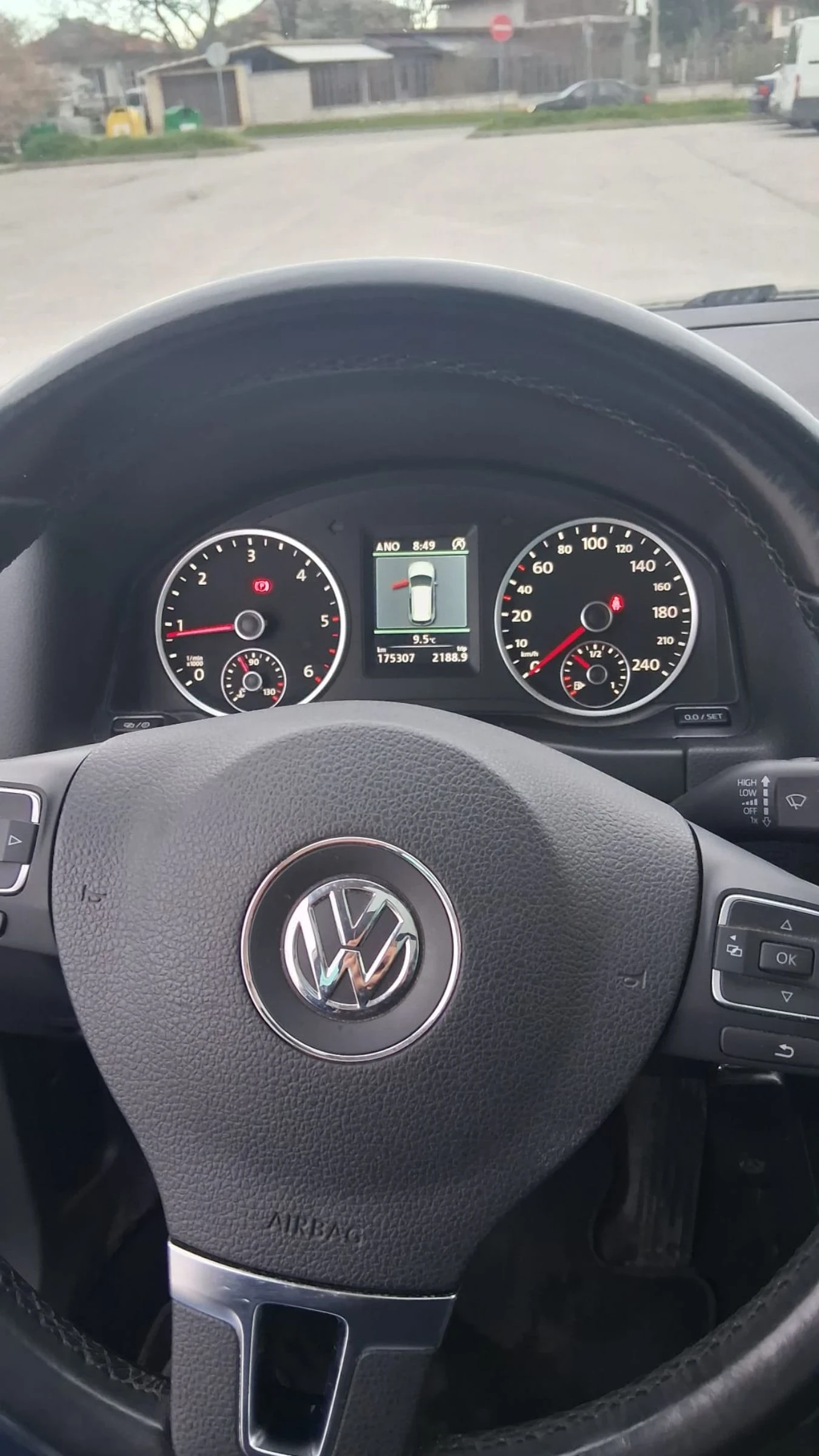 VW Tiguan Volkswagen Tiguan 2.0TDI 140konq, снимка 6 - Автомобили и джипове - 54471462