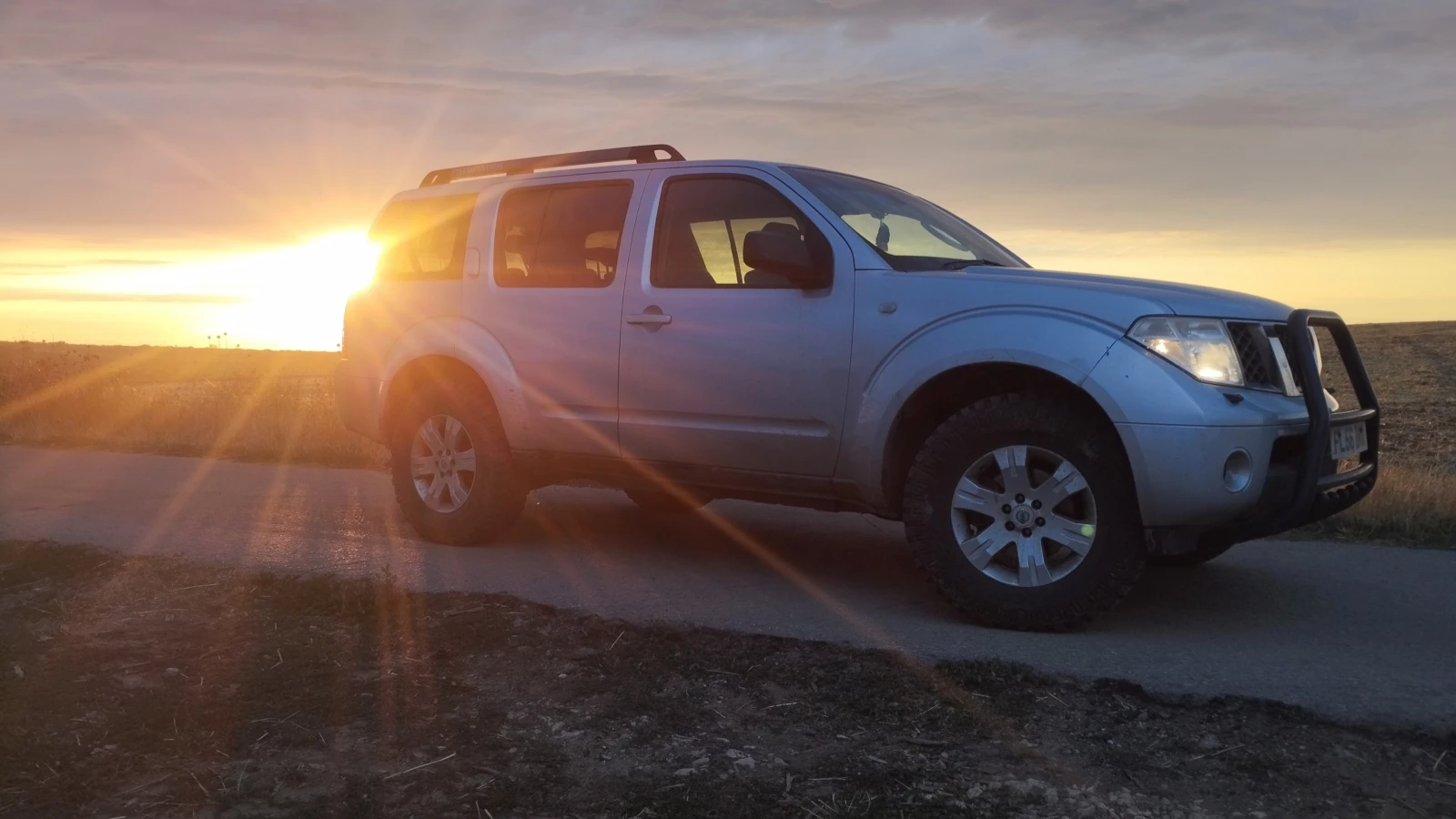 Nissan Pathfinder, снимка 7 - Автомобили и джипове - 54495387