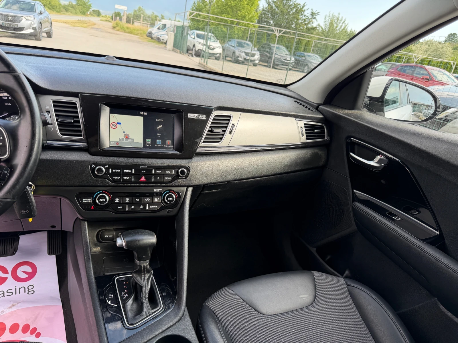 Kia Niro 1.6 HYBRID, снимка 14 - Автомобили и джипове - 54803262