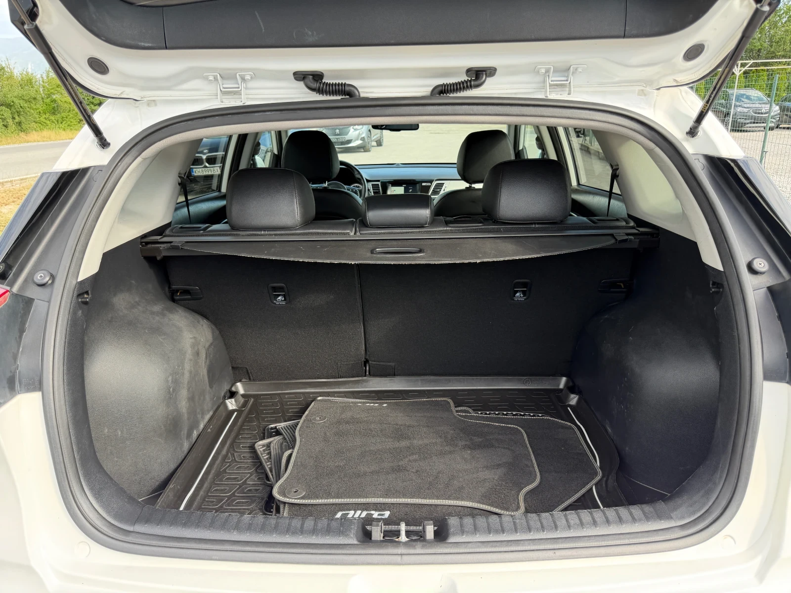 Kia Niro 1.6 HYBRID, снимка 6 - Автомобили и джипове - 54803262