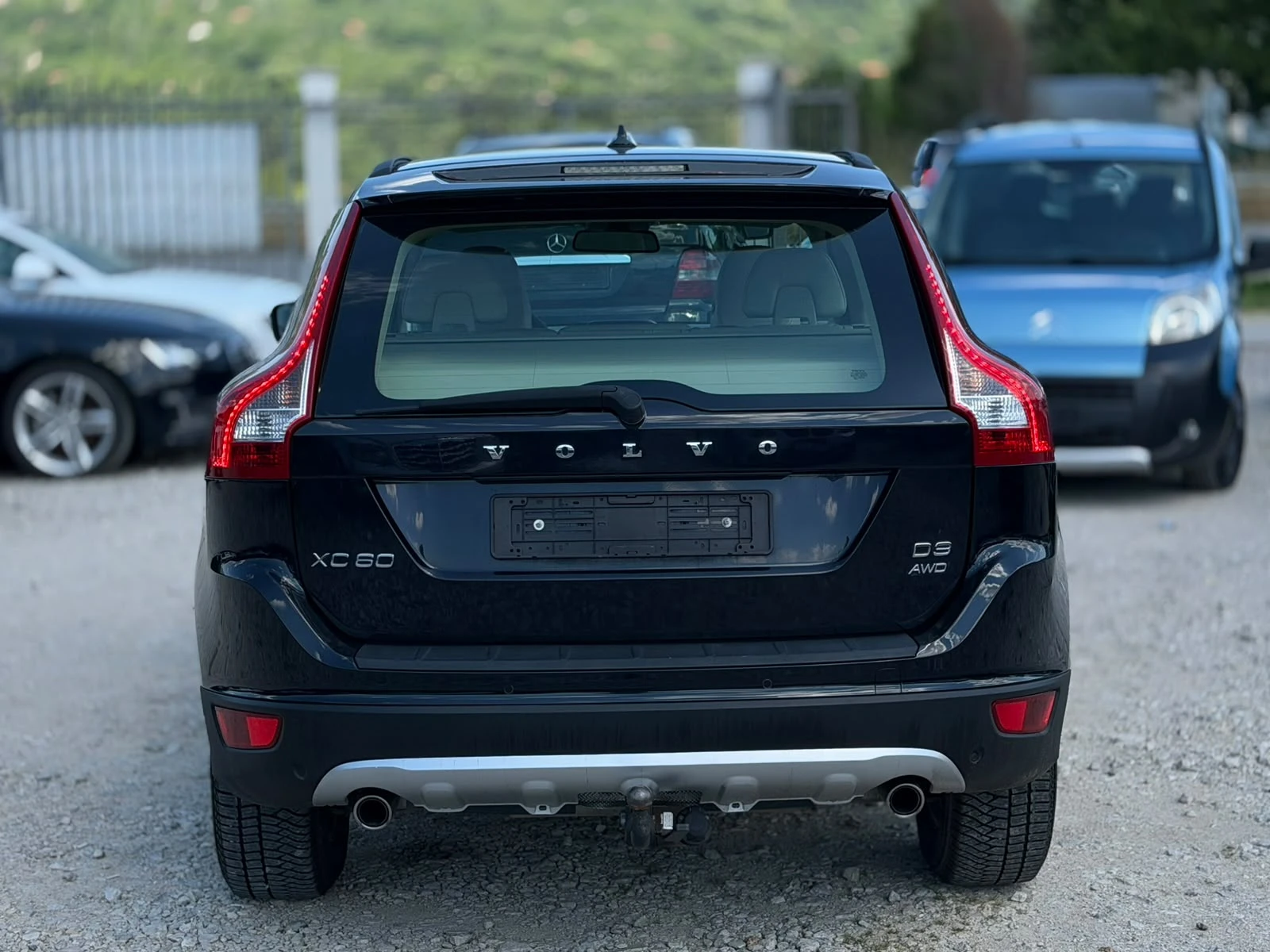 Volvo XC60 2.4D5 Италия АWD, снимка 8 - Автомобили и джипове - 54855300