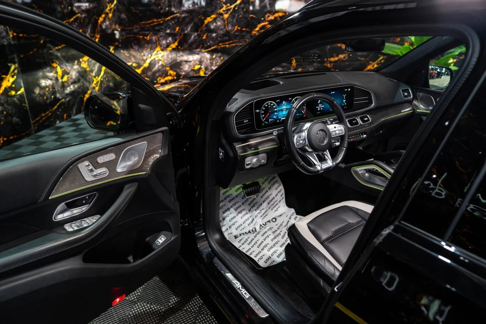Mercedes-Benz GLE 63 AMG S 4MATIC+ V8 BITURBO LED ПАНО BURM ЛИЗИНГ 100%, снимка 11 - Автомобили и джипове - 54937099