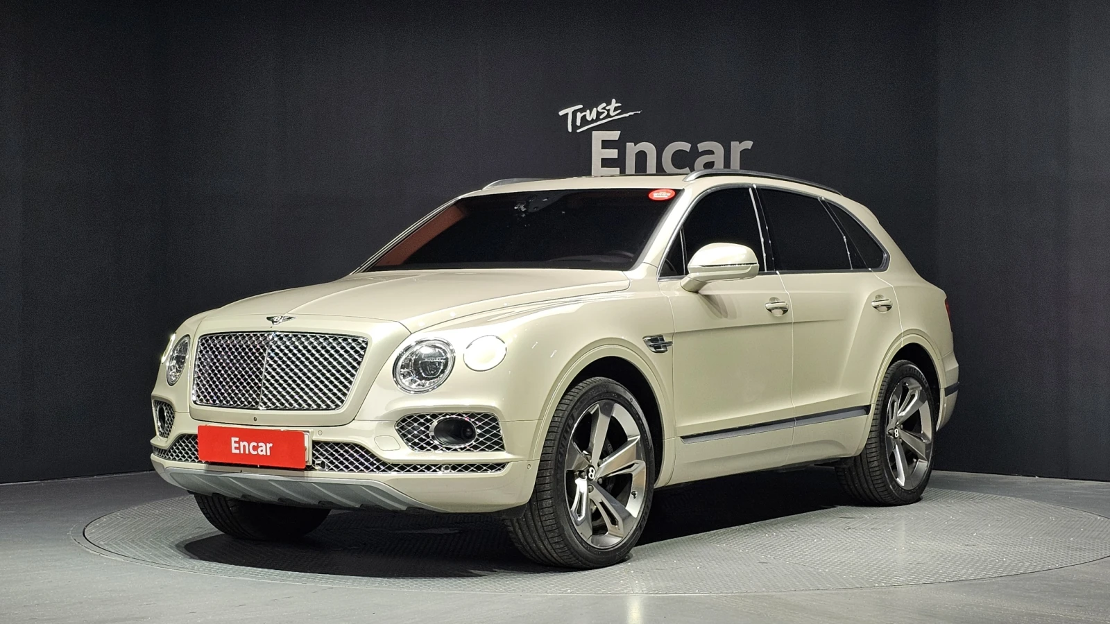 Bentley Bentayga W12* HUD* ЕЛ. БАГАЖНИК* МАСАЖ* 360* КРАЙНА ЦЕНА