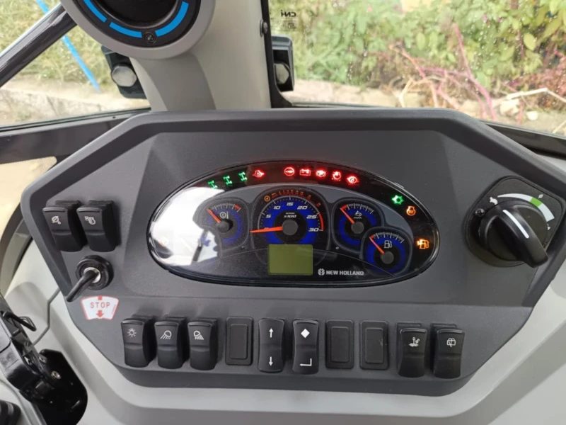 Багер New Holland 100, снимка 4 - Индустриална техника - 52485499