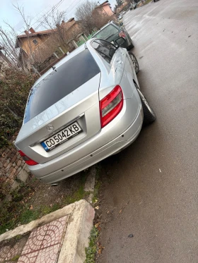 Mercedes-Benz C 220, снимка 10