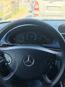 Mercedes-Benz E 220, снимка 15