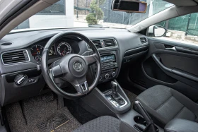 VW Jetta 2.0TDI - АВТОМАТИК - НОВ МАХОВИК - 6М ГАРАНЦИЯ!, снимка 9