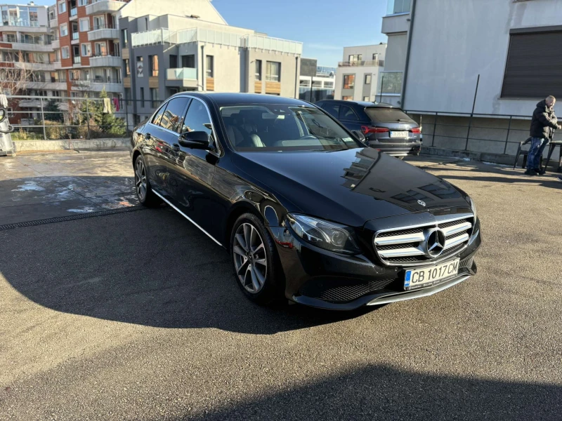 Mercedes-Benz E 220, снимка 2 - Автомобили и джипове - 48115778