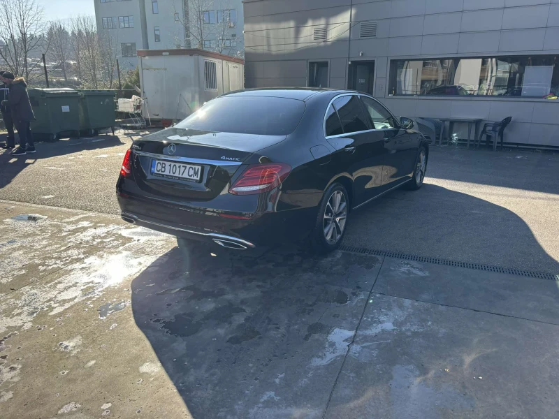 Mercedes-Benz E 220, снимка 5 - Автомобили и джипове - 48115778