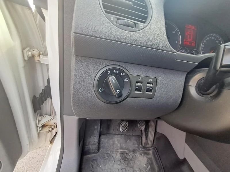 VW Caddy 1, 9 TDI Хладилен , снимка 14 - Автомобили и джипове - 49485242