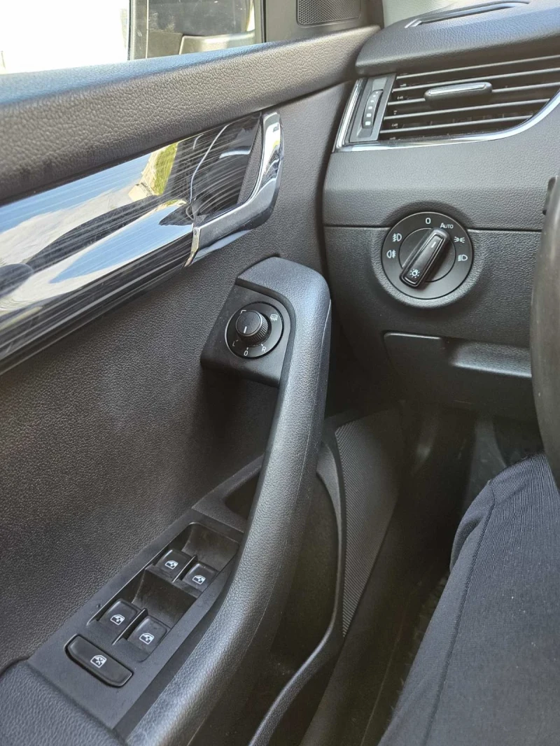Skoda Octavia, снимка 10 - Автомобили и джипове - 52403216
