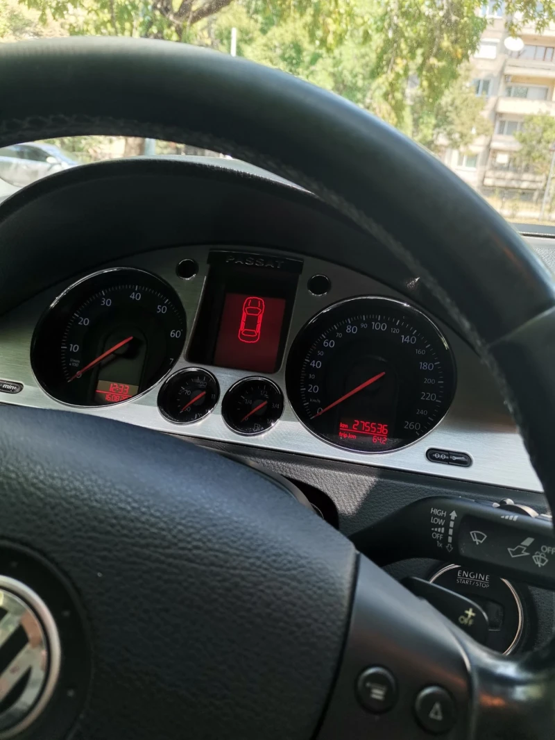 VW Passat, снимка 13 - Автомобили и джипове - 52408538