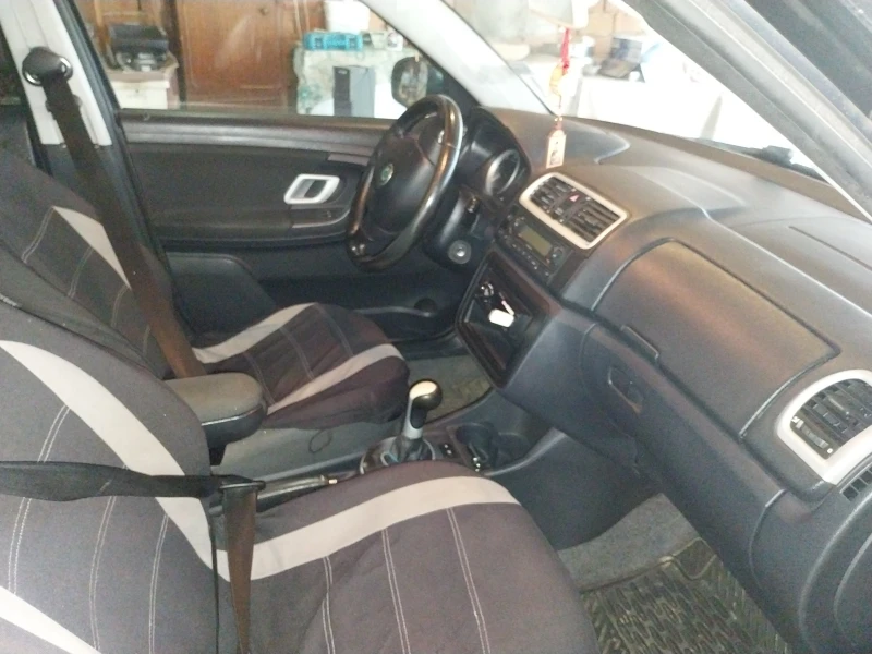 Skoda Fabia, снимка 7 - Автомобили и джипове - 52470270