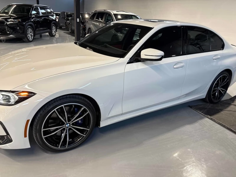 BMW 330 i xDrive 2024 * CARFAX * БЕЗ ПЪРВОНАЧАЛНА ВНОСКА, снимка 3 - Автомобили и джипове - 53050015