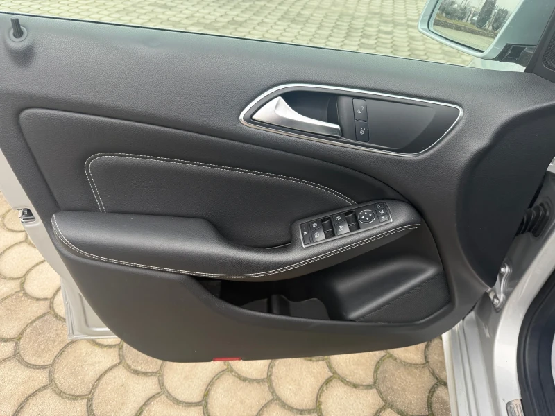 Mercedes-Benz B 180 AUTOMAT , снимка 13 - Автомобили и джипове - 53351010