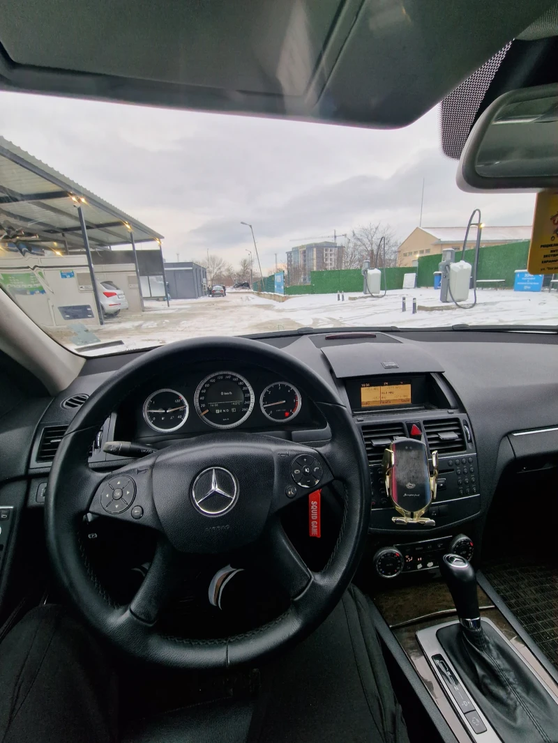 Mercedes-Benz C 220, снимка 6 - Автомобили и джипове - 53359883