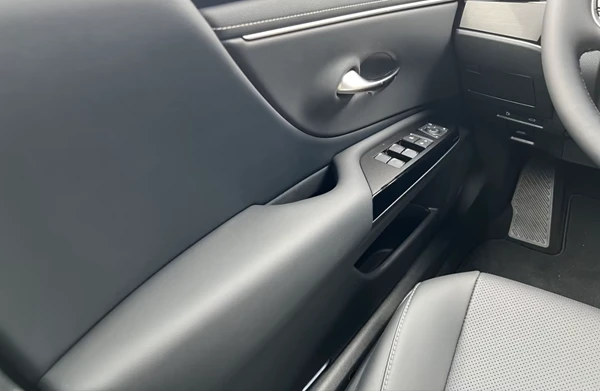 Lexus ES 300h = NEW = Business Line Гаранция - изображение 7