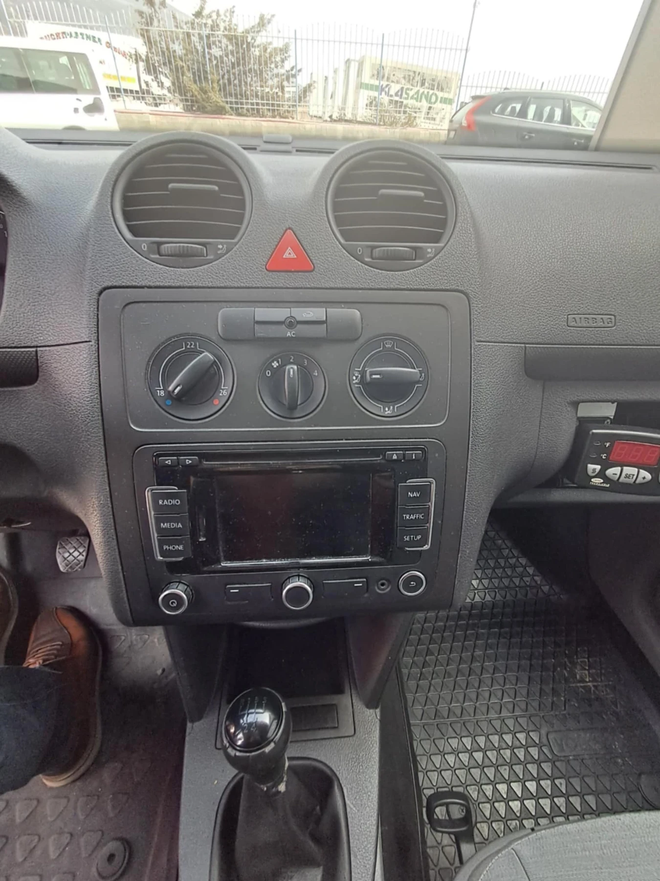 VW Caddy 1, 9 TDI Хладилен  | Mobile.bg — изображение 13