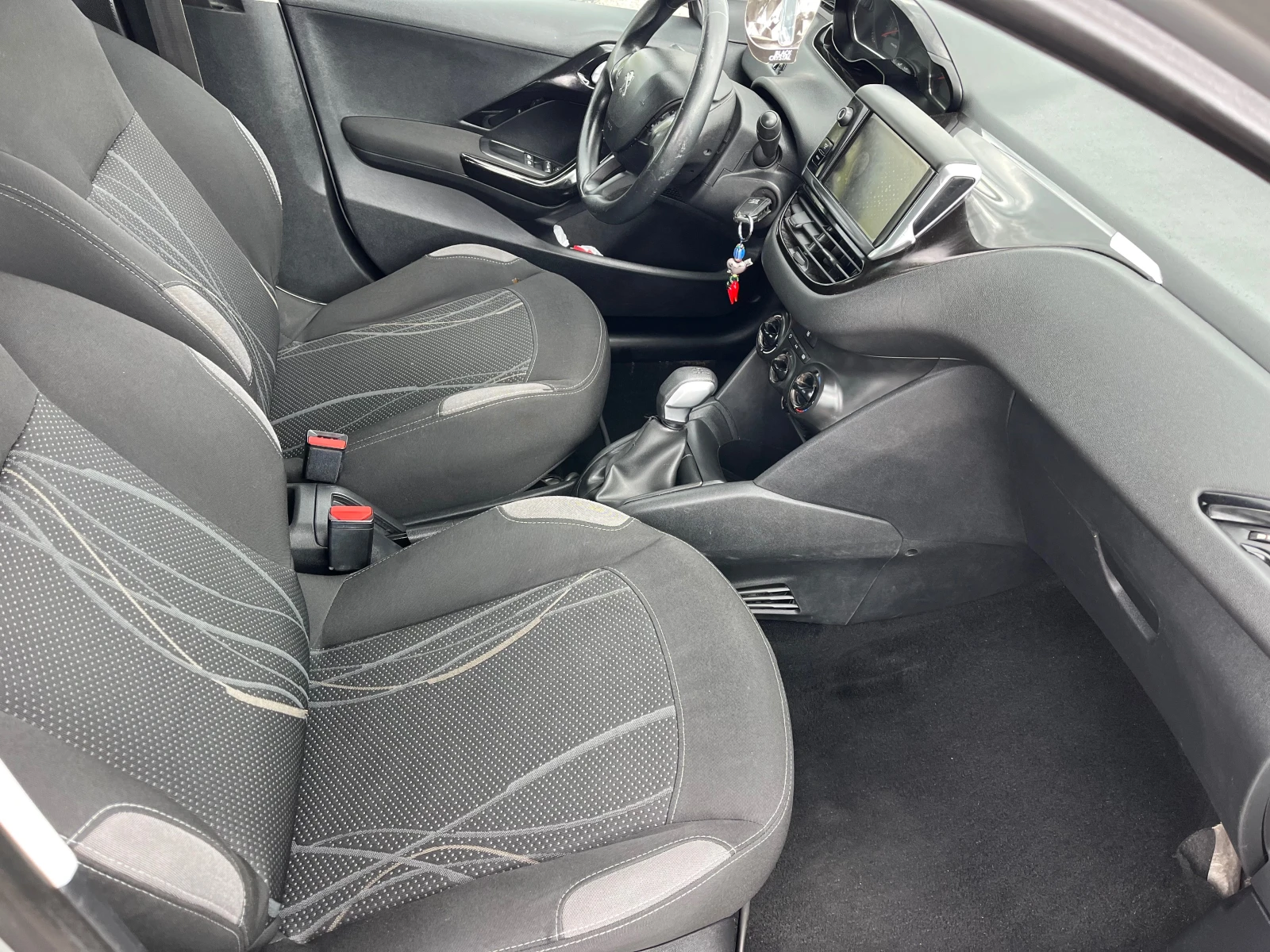 Peugeot 208 1.4HDI  - изображение 10