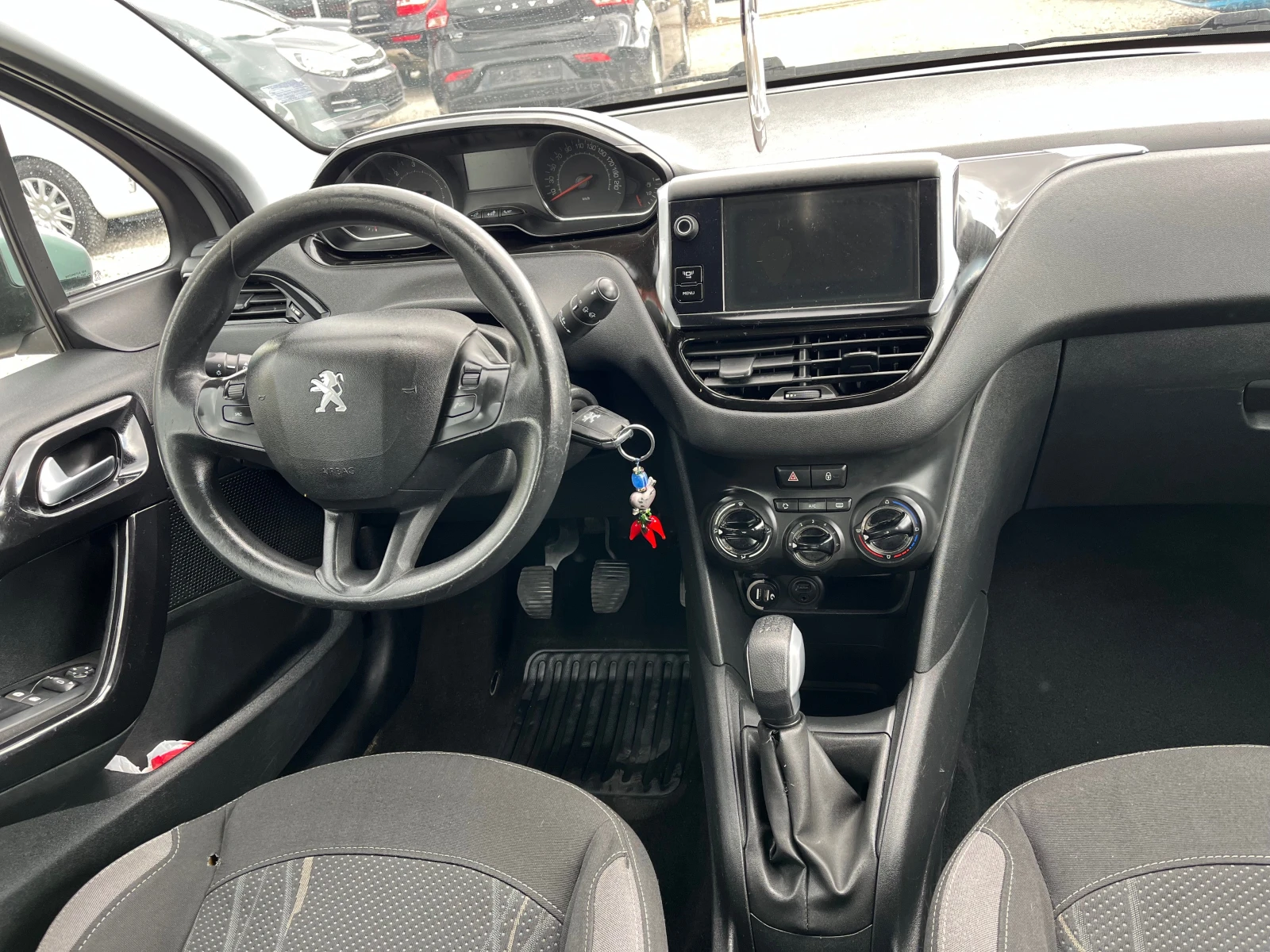 Peugeot 208 1.4HDI  - изображение 9