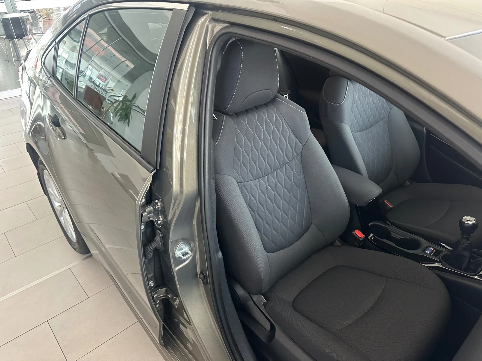 Toyota Corolla Executive - изображение 8