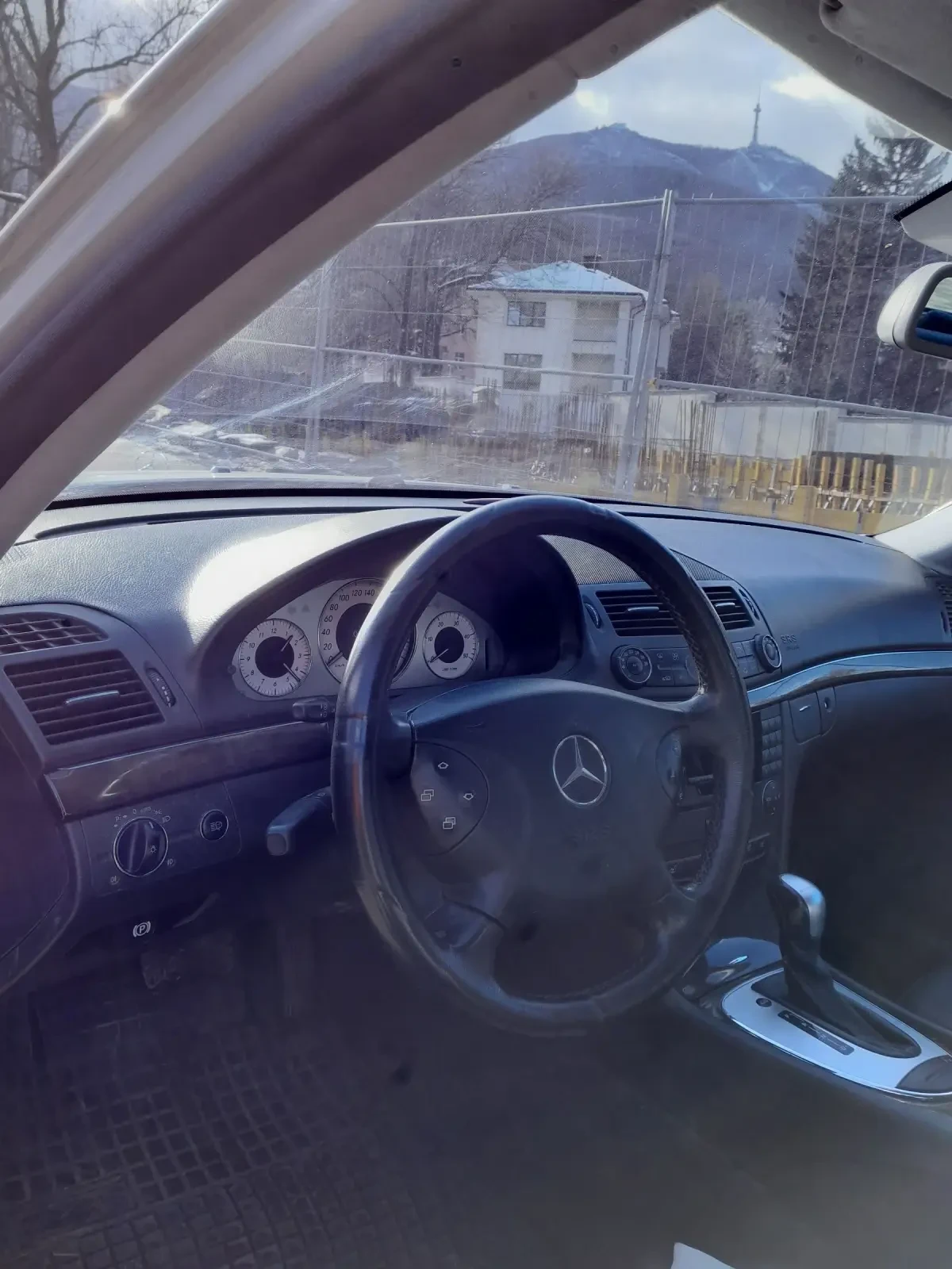 Mercedes-Benz E 270, снимка 4 - Автомобили и джипове - 54180209