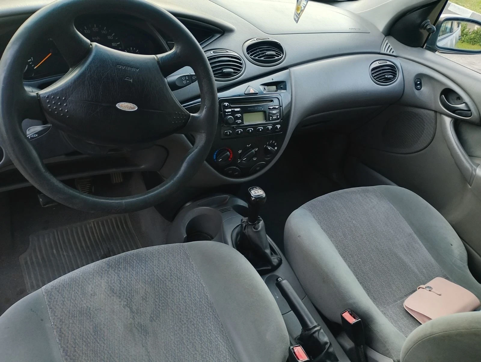 Ford Focus 1.4 16V газов инжекцион 75 коня, снимка 8 - Автомобили и джипове - 54183557