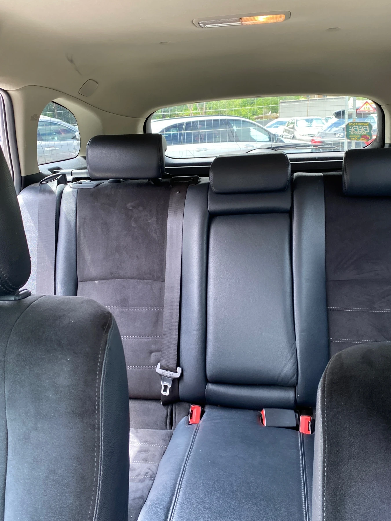 Toyota Avensis 2.0 Газ гаранция Алкантара Мултимедия Камера , снимка 7 - Автомобили и джипове - 54663161