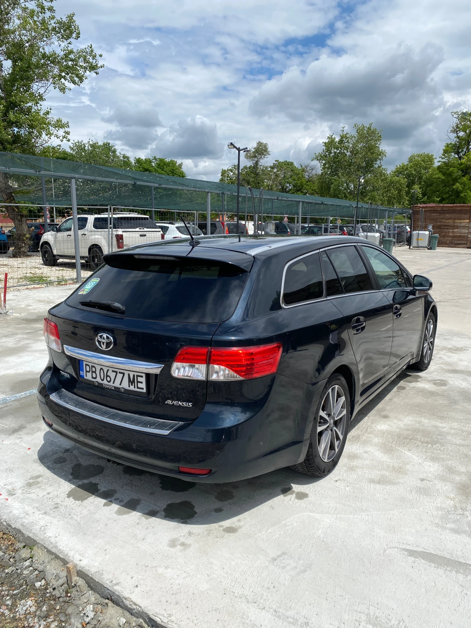 Toyota Avensis 2.0 Газ гаранция Алкантара Мултимедия Камера , снимка 4 - Автомобили и джипове - 54663161