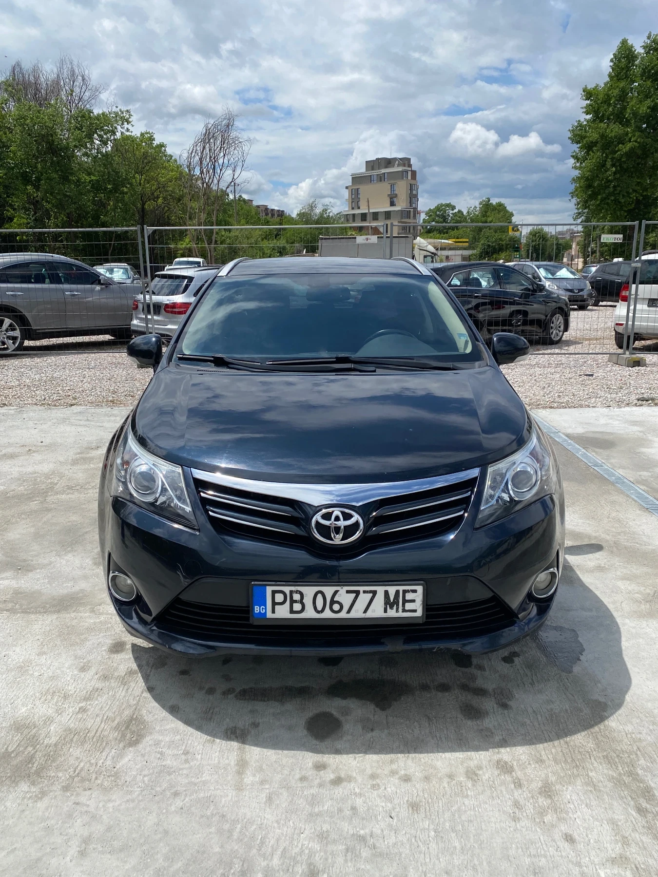 Toyota Avensis 2.0 Газ гаранция Алкантара Мултимедия Камера , снимка 5 - Автомобили и джипове - 54663161