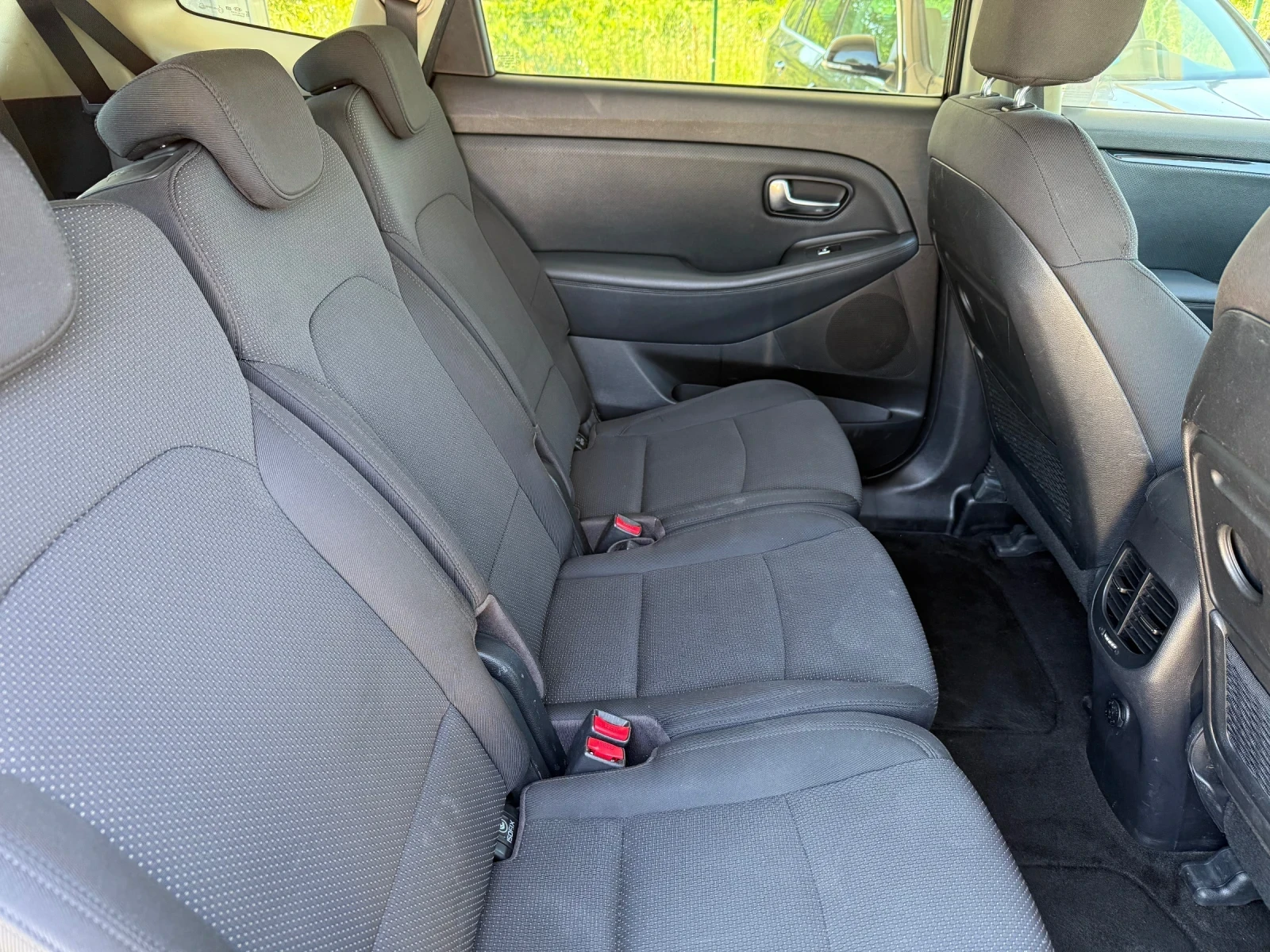 Kia Carens 1.6i ��������� 7 ������ | Mobile.bg � ����������� 12
