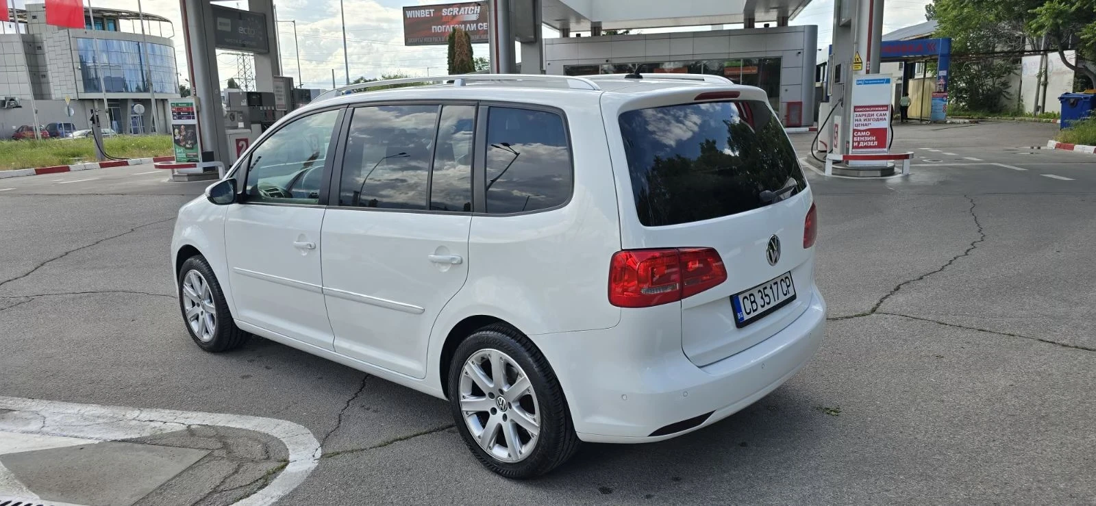 VW Touran УНИКАТ-7 МЕСТЕН-2000 КУБ.-170 К.С-АВТОМАТ, снимка 3 - Автомобили и джипове - 54751827