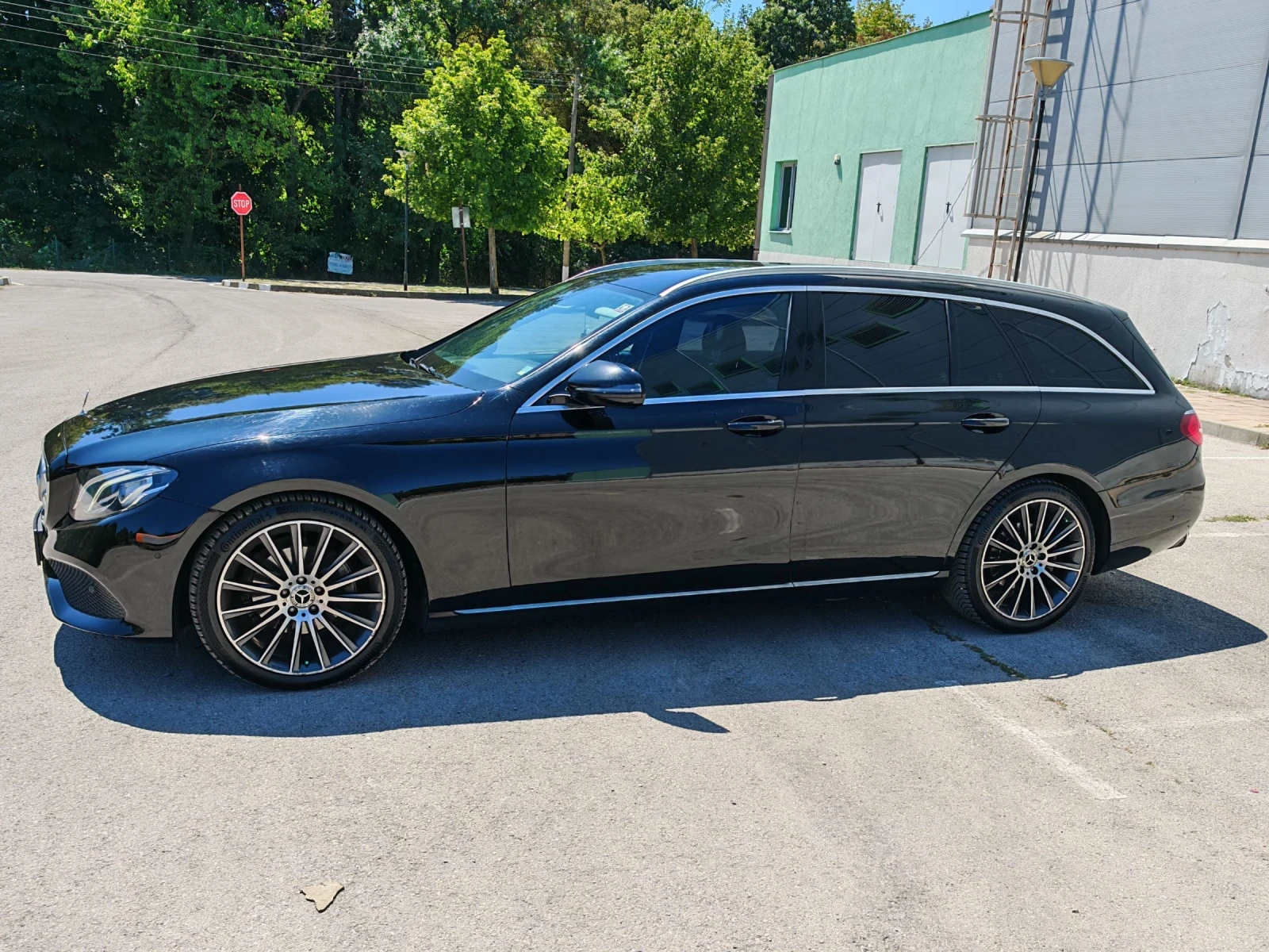 Mercedes-Benz E 220, снимка 2 - Автомобили и джипове - 55682491