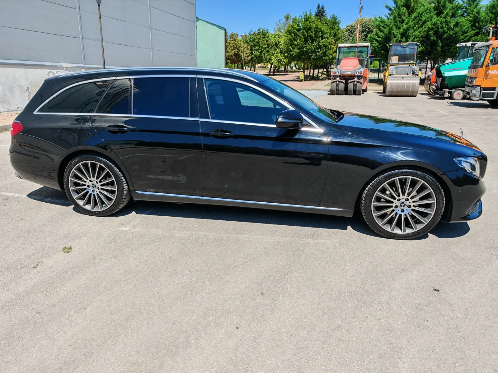 Mercedes-Benz E 220, снимка 3 - Автомобили и джипове - 55682491